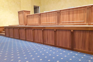 мебель для зала суда